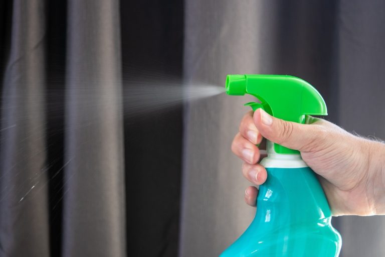 Comment faire un spray dépoussiérant maison simple